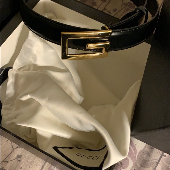 Black Gucci belt